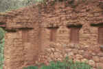 Pisac, building with adobe-stone mix.jpg (140637 bytes)