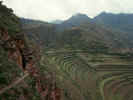 Terrace walls at Pisac 1.JPG (44686 bytes)